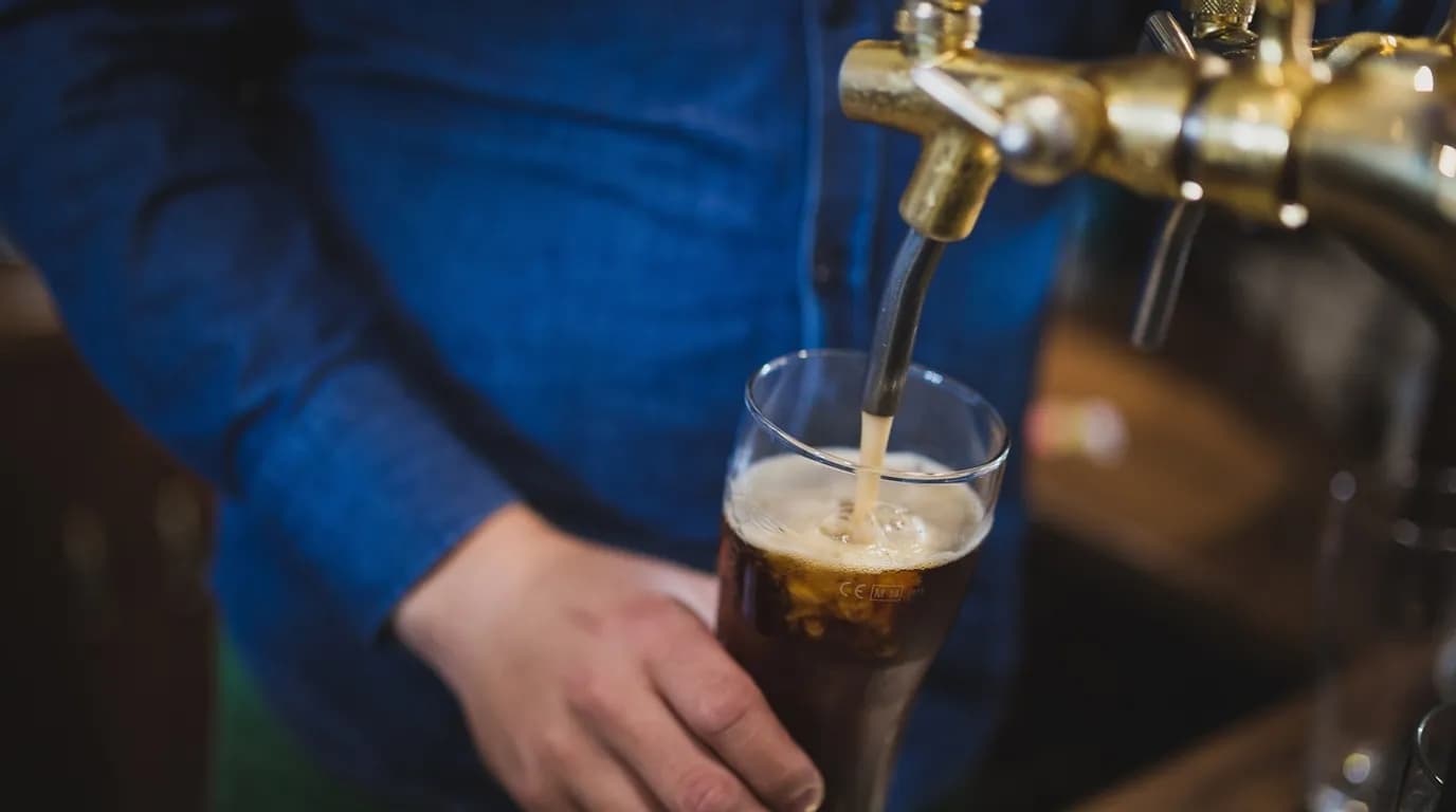 Bars, Pubs & Breweries: staff at work in the business, where Reflys automates customer conversations