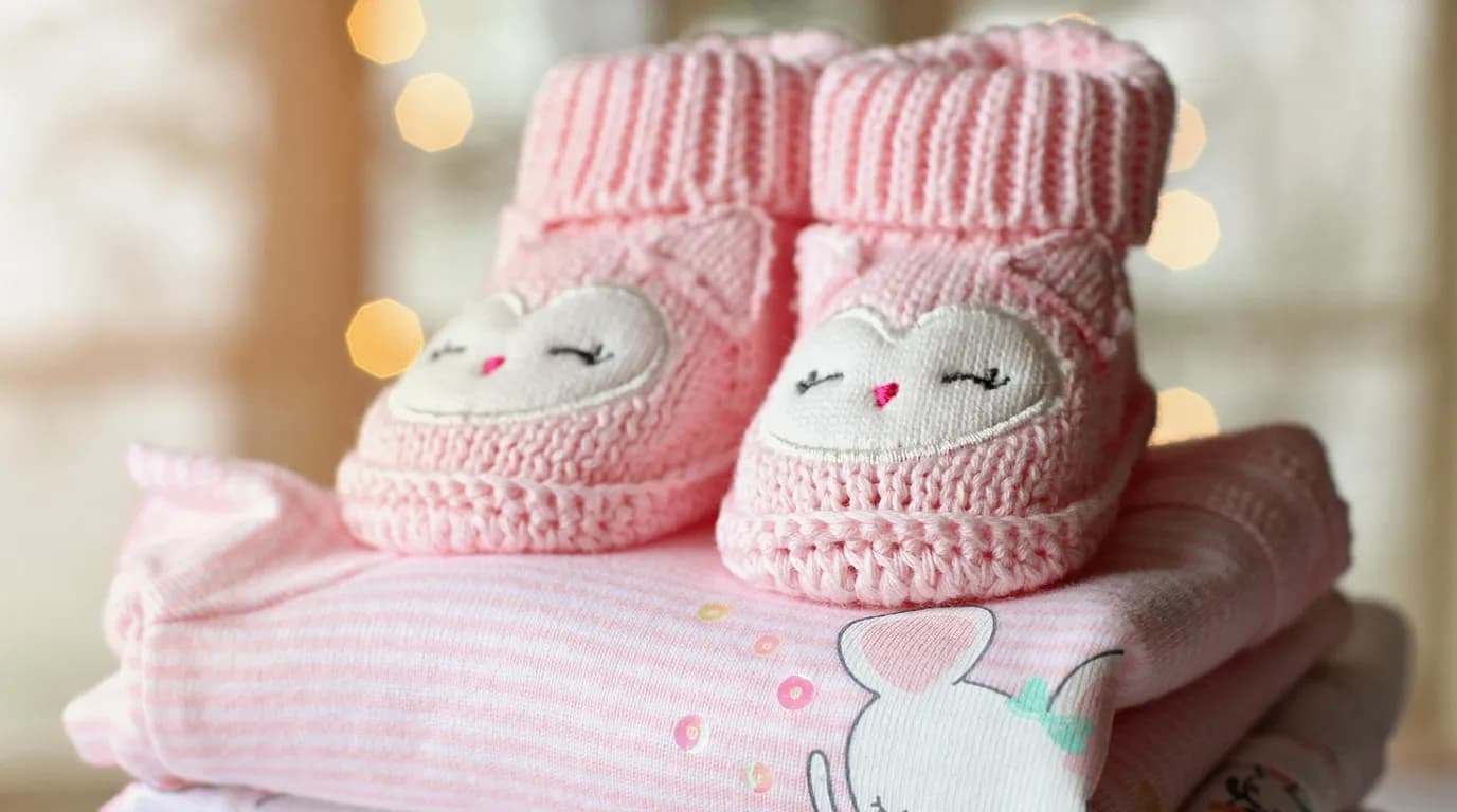 Children's & Baby Apparel: staff at work in the business, where Reflys automates customer conversations