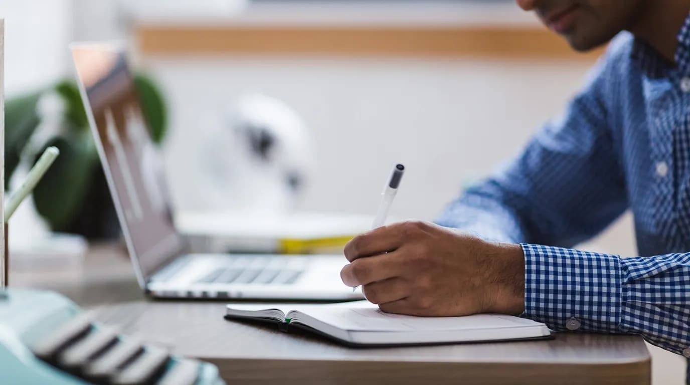 Copywriting & Content Writing Services: staff at work in the business, where Reflys automates customer conversations