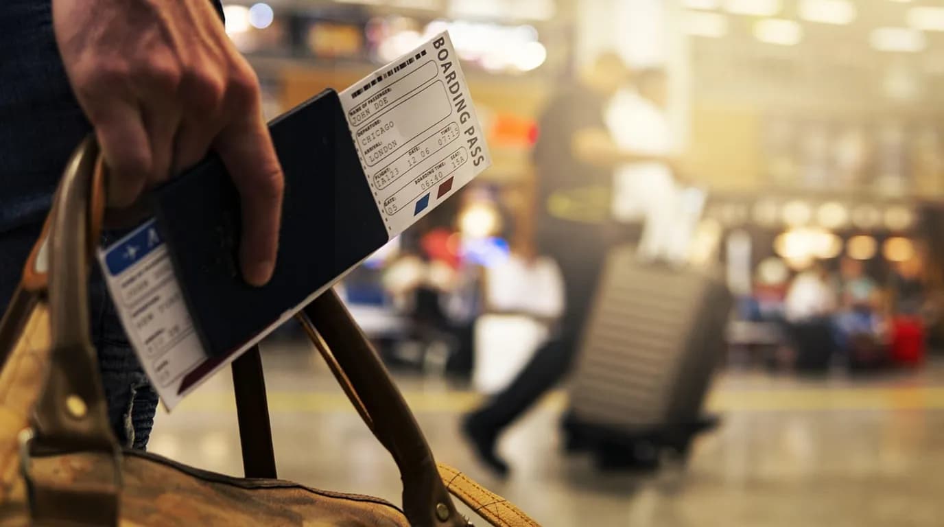 Corporate Travel Management: staff at work in the business, where Reflys automates customer conversations