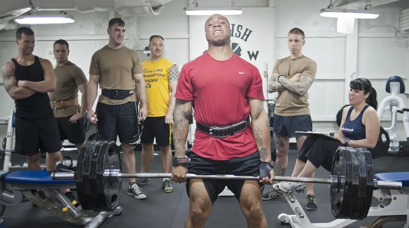 CrossFit & Functional Fitness Boxes: staff at work in the business, where Reflys automates customer conversations