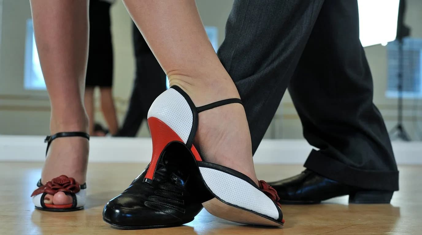 Dance Studios: staff at work in the business, where Reflys automates customer conversations