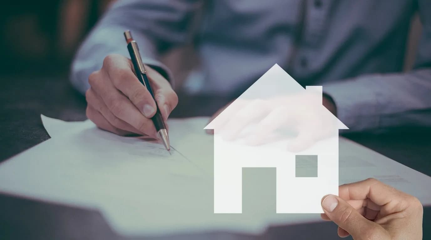 Insurance Agencies (Auto & Home): staff at work in the business, where Reflys automates customer conversations