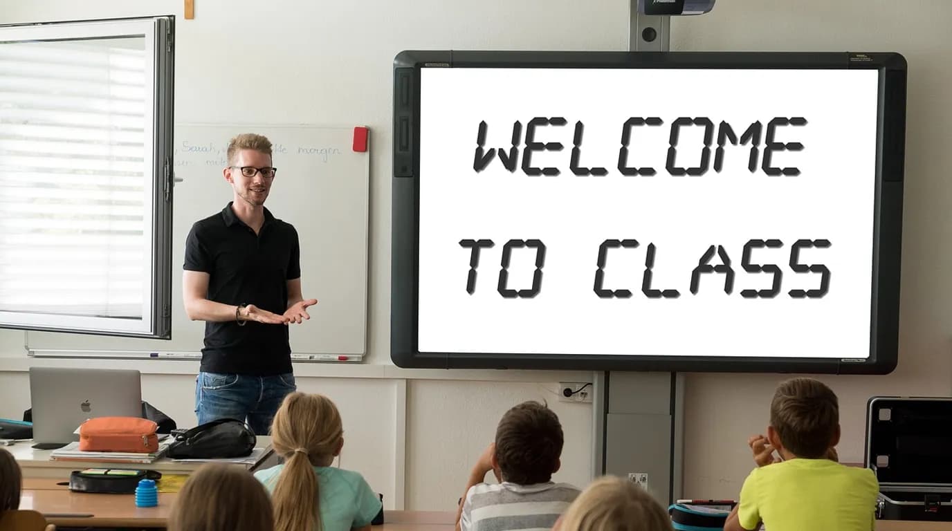 Language Learning Institutes: staff at work in the business, where Reflys automates customer conversations