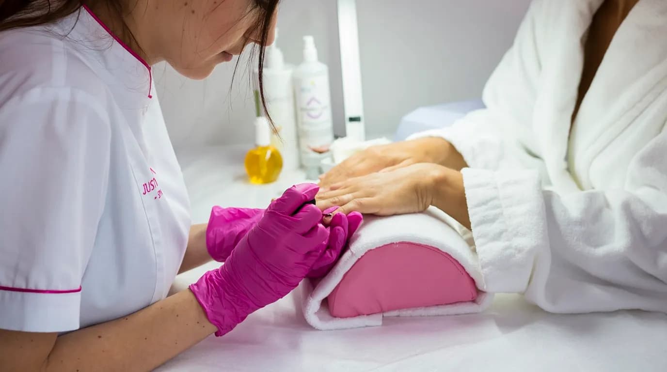 Nail Salons & Studios: staff at work in the business, where Reflys automates customer conversations
