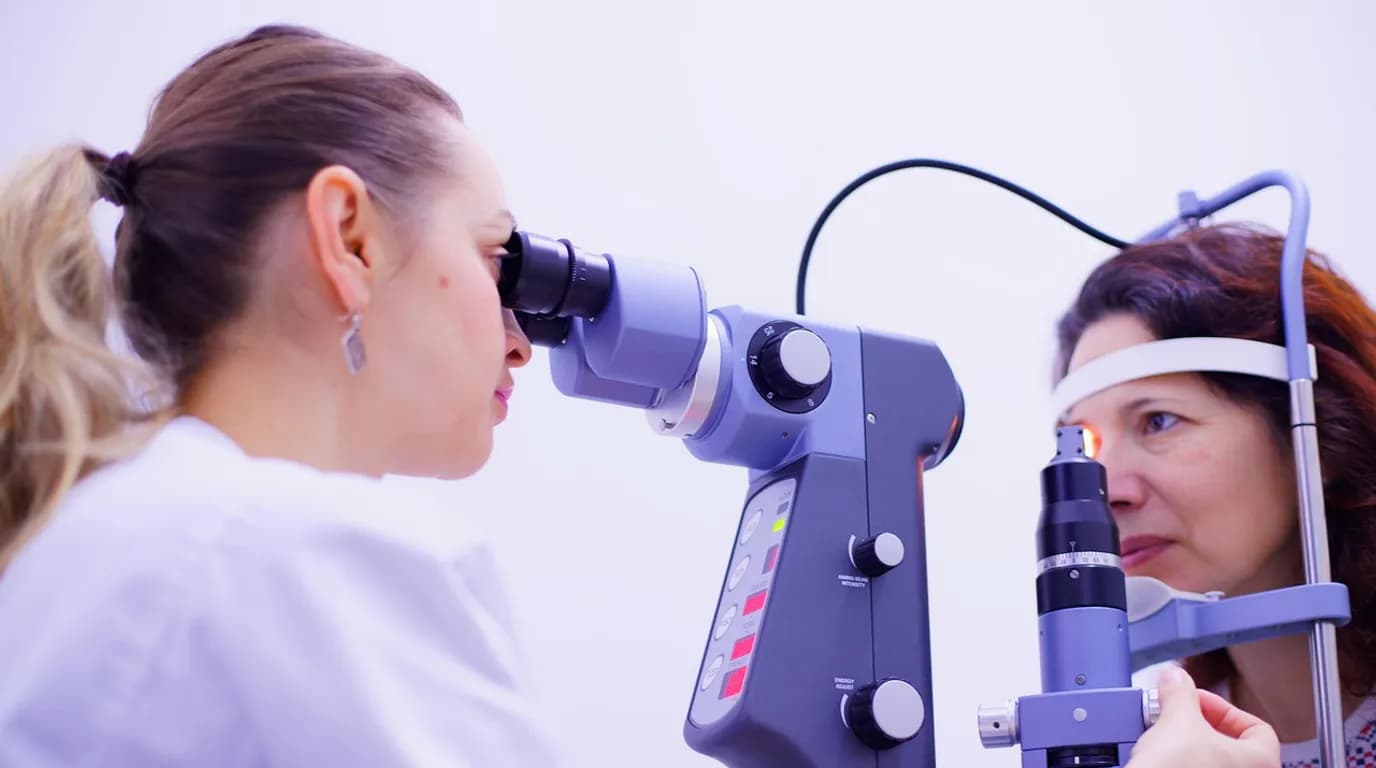 Optometry & Eye Care: staff at work in the business, where Reflys automates customer conversations