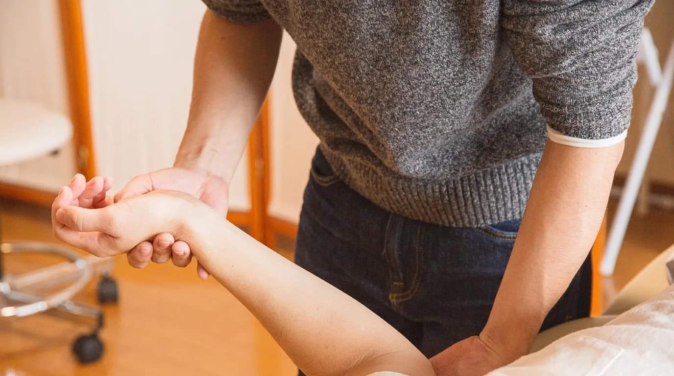 Physiotherapy & Rehab: staff at work in the business, where Reflys automates customer conversations