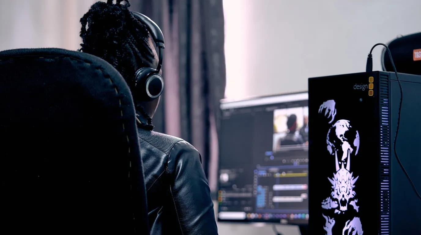 Video Editing & Post-Production Freelancers: staff at work in the business, where Reflys automates customer conversations