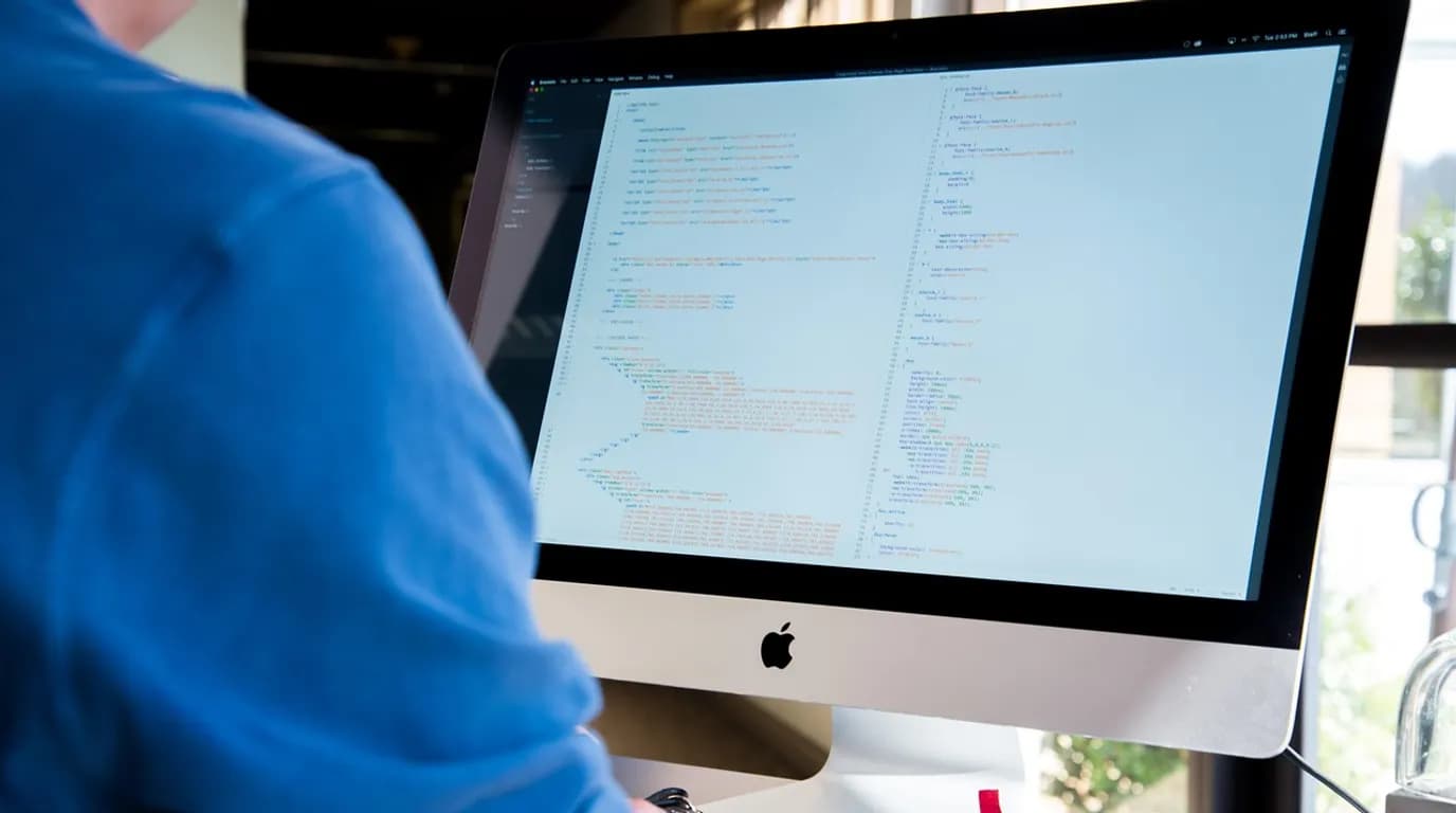 Web & App Development Freelancers: staff at work in the business, where Reflys automates customer conversations